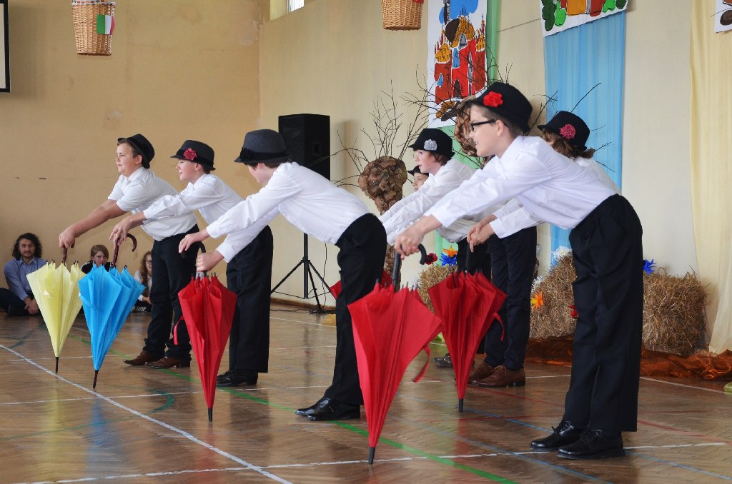 Pokaz tańca w SP nr 19