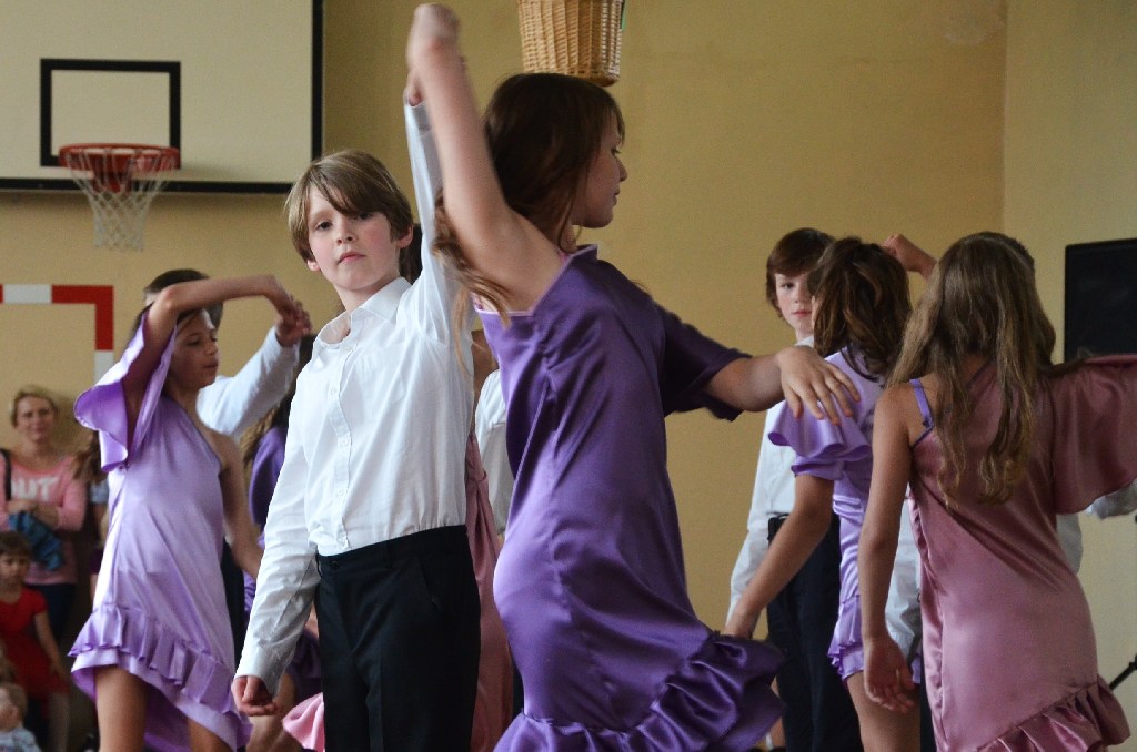 Pokaz tańca w SP nr 19