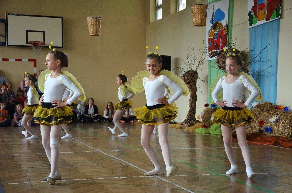 Pokaz tańca w SP nr 19