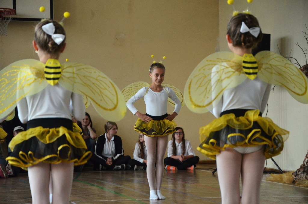 Pokaz tańca w SP nr 19