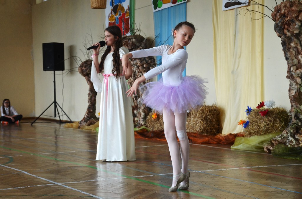 Pokaz tańca w SP nr 19