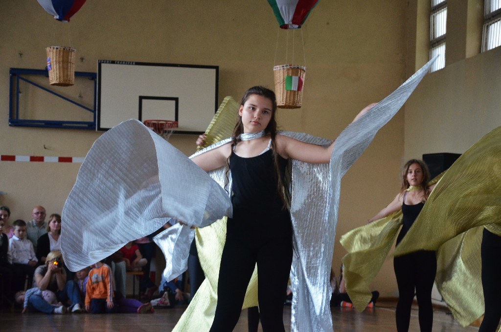 Pokaz tańca w SP nr 19