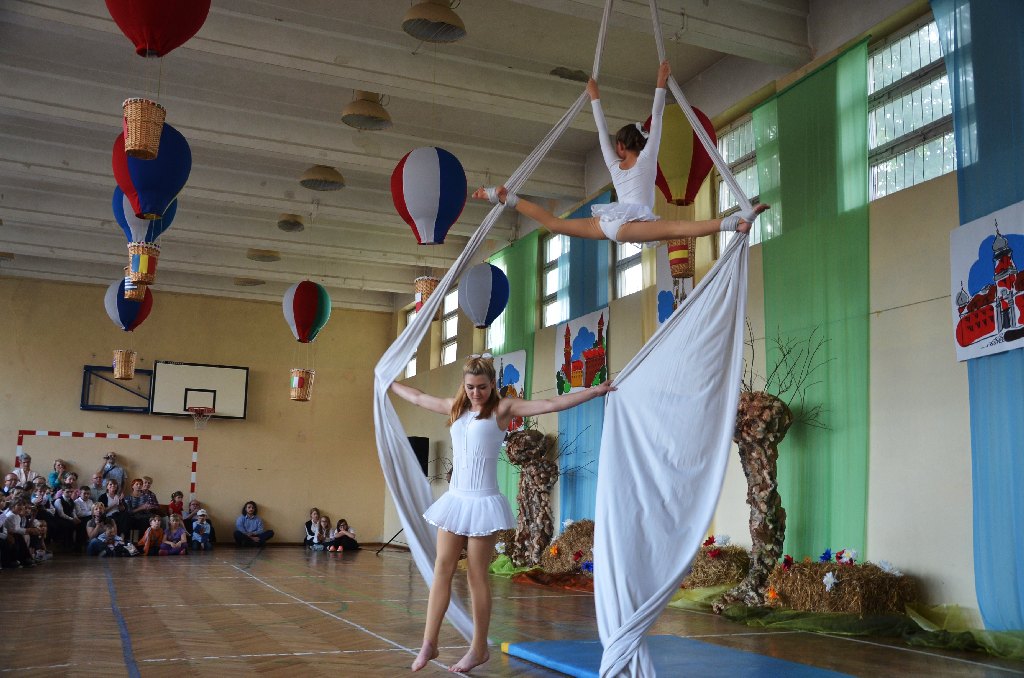 Pokaz tańca w SP nr 19