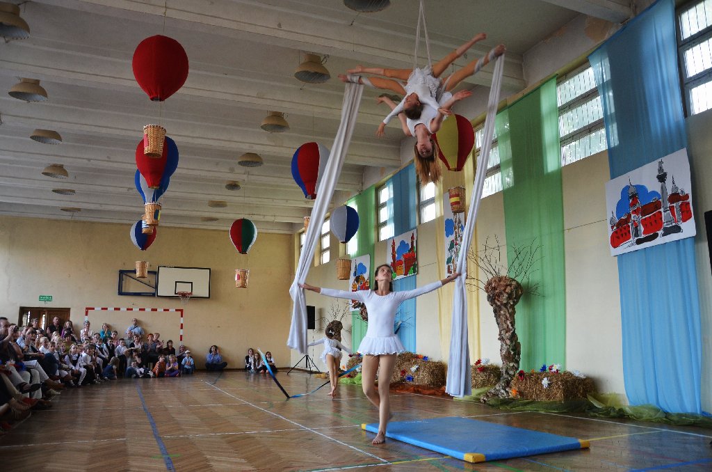 Pokaz tańca w SP nr 19