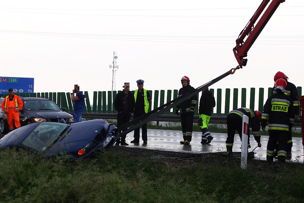 Wpadł w poślizg i wylądował w rowie