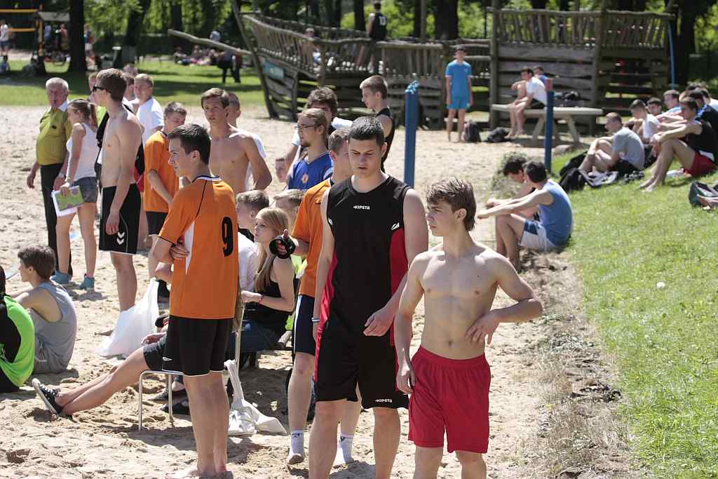 Licealiści walczyli na piachu „Kormorana” cz2
