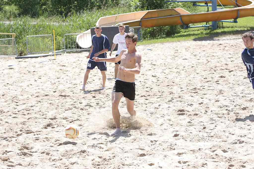 Licealiści walczyli na piachu „Kormorana” cz2