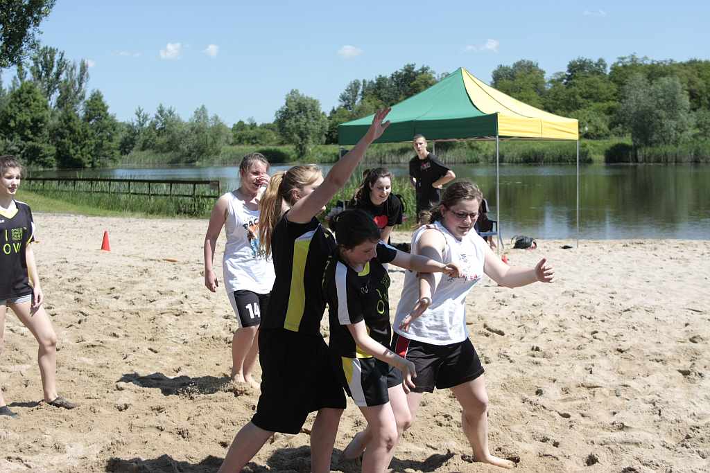 Licealiści walczyli na piachu „Kormorana”