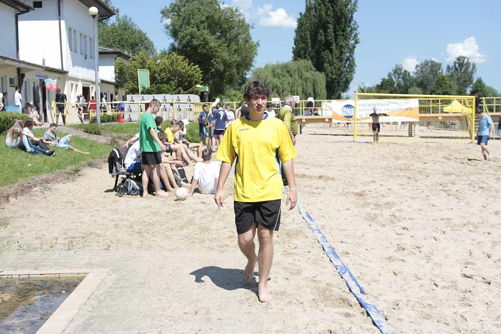 Licealiści walczyli na piachu „Kormorana”