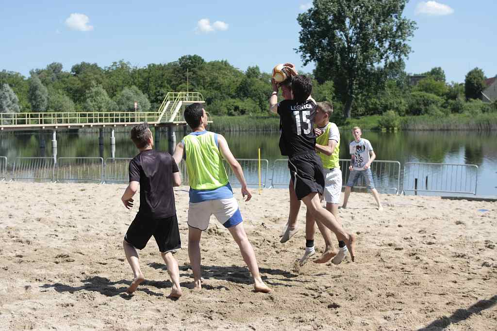 Licealiści walczyli na piachu „Kormorana”