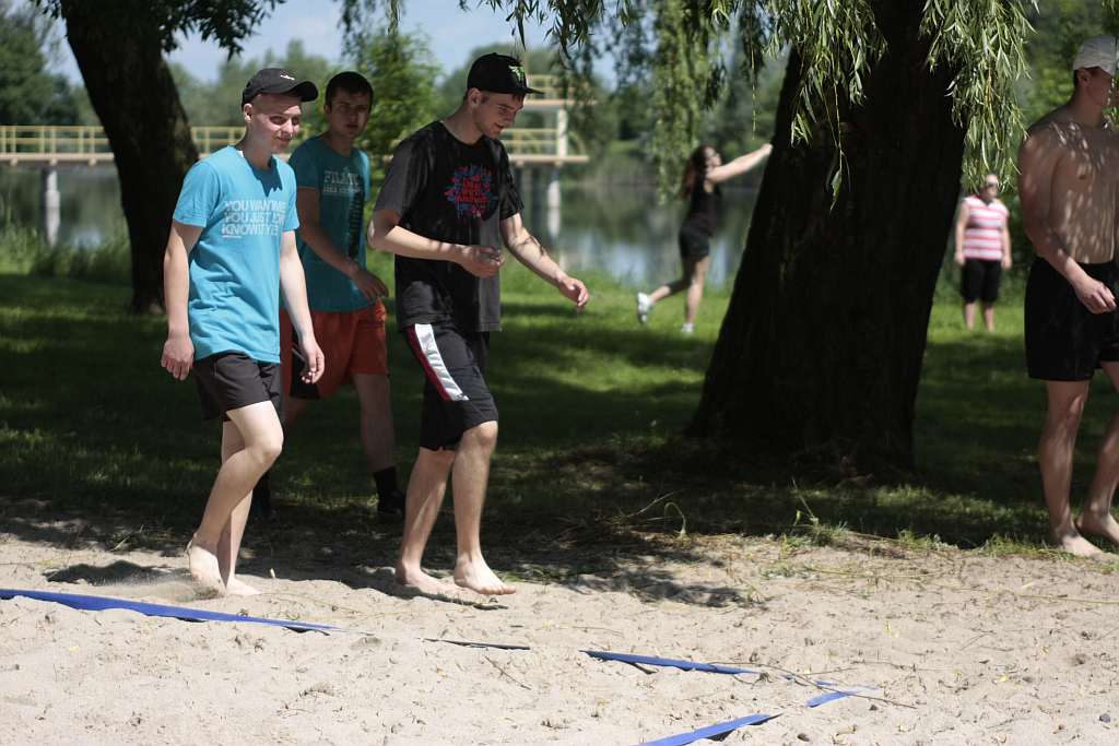 Licealiści walczyli na piachu „Kormorana”
