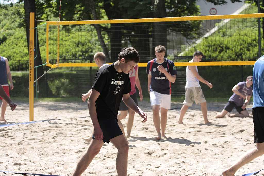 Licealiści walczyli na piachu „Kormorana” cz2