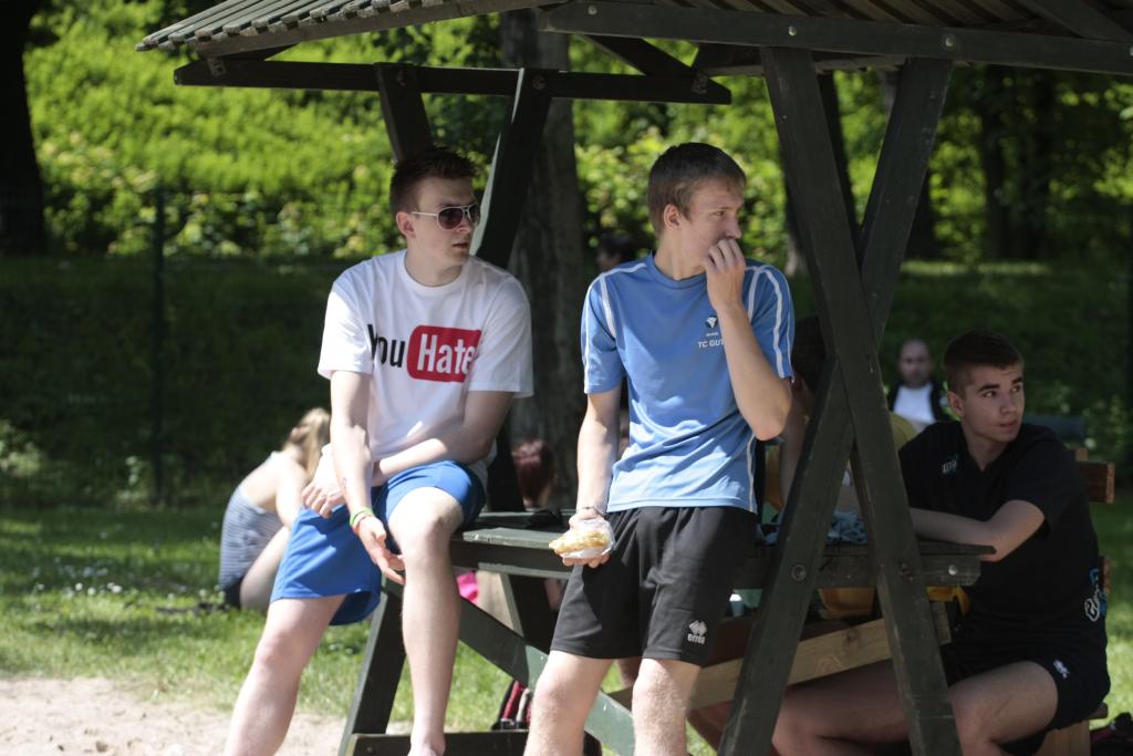 Licealiści walczyli na piachu „Kormorana” cz2