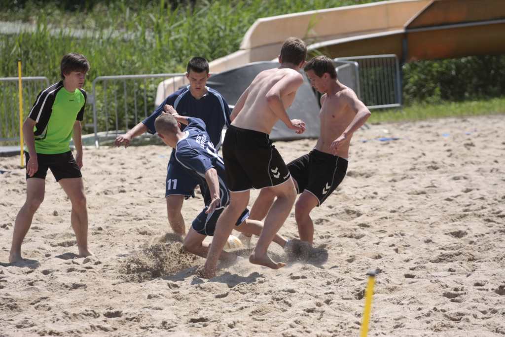 Licealiści walczyli na piachu „Kormorana” cz2