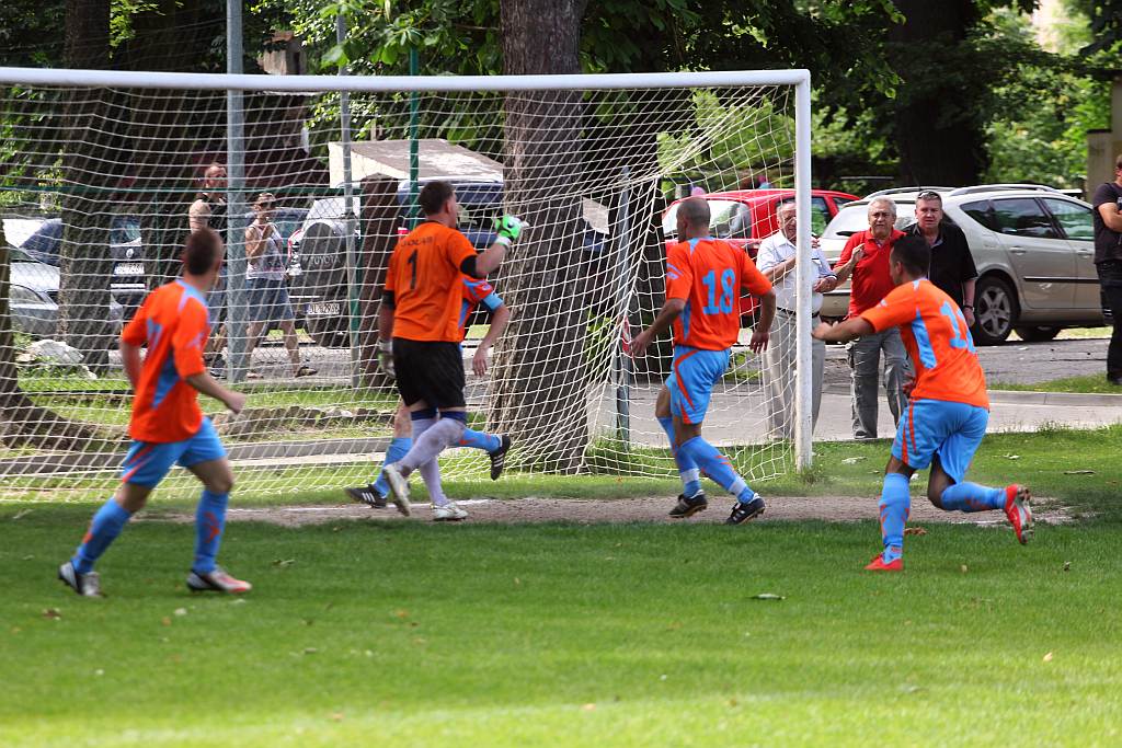 Klasa A: KS Legnickie Pole - Błękitni 3:3