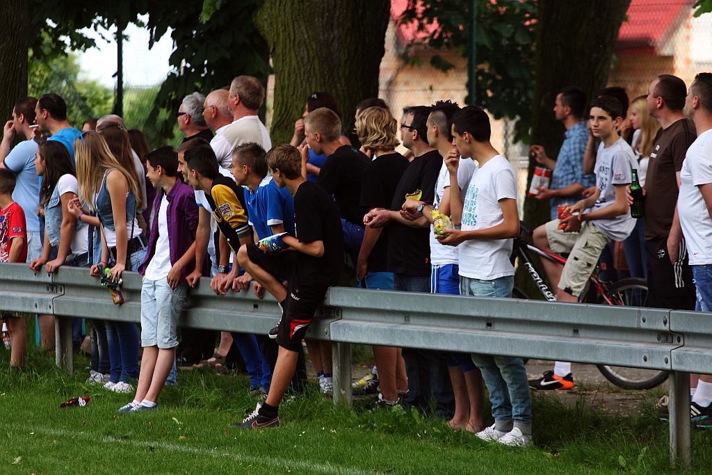 Klasa A: KS Legnickie Pole - Błękitni 3:3