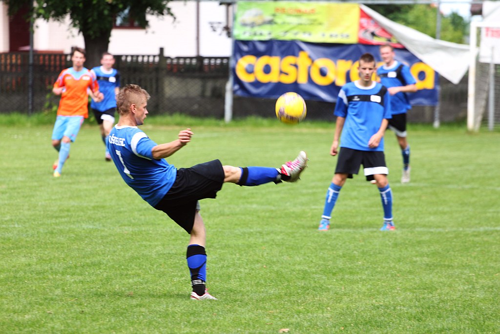 Klasa A: KS Legnickie Pole - Błękitni 3:3