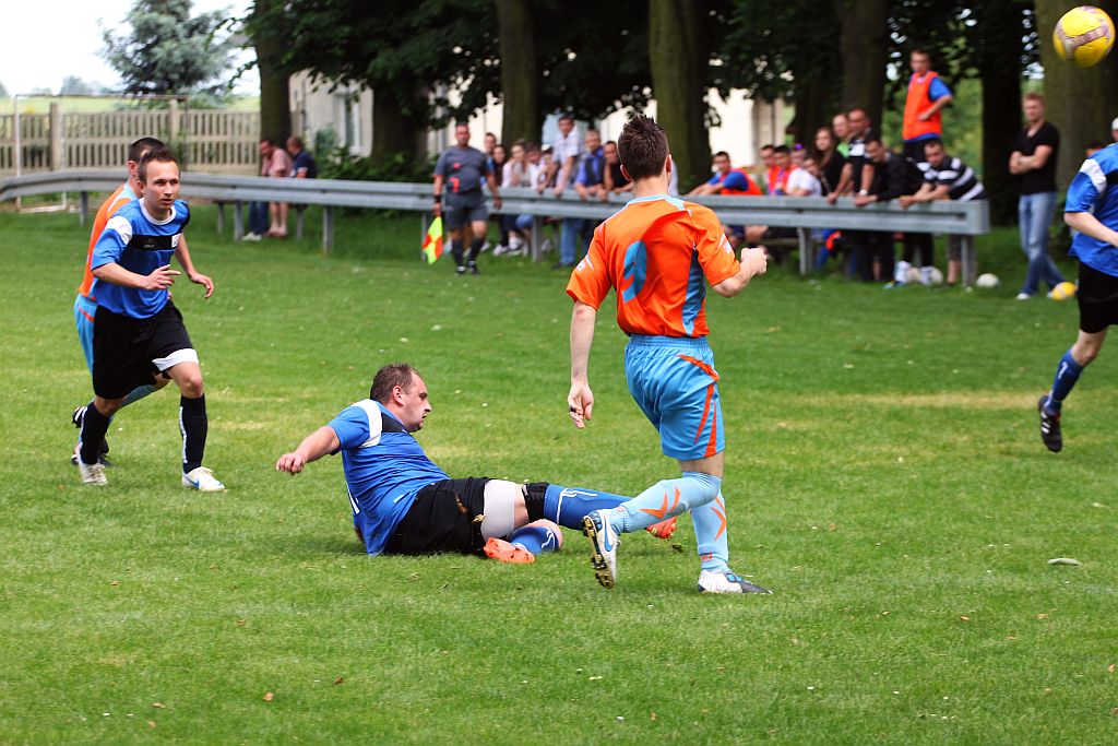 Klasa A: KS Legnickie Pole - Błękitni 3:3