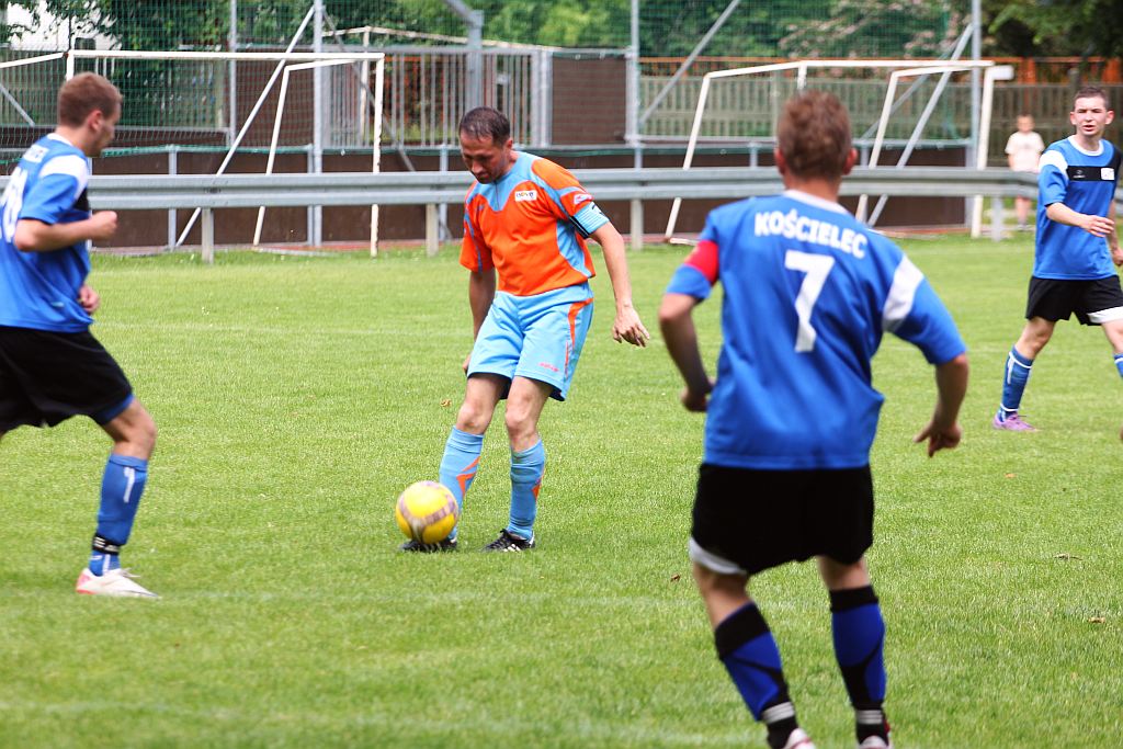 Klasa A: KS Legnickie Pole - Błękitni 3:3