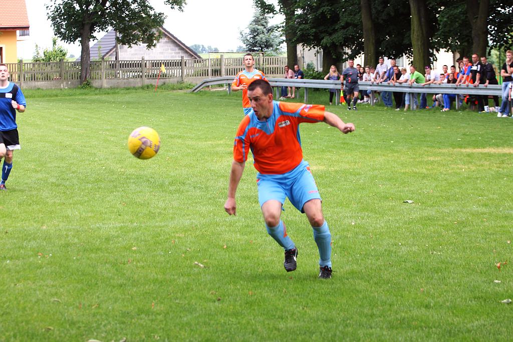 Klasa A: KS Legnickie Pole - Błękitni 3:3
