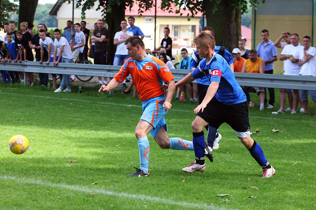 Klasa A: KS Legnickie Pole - Błękitni 3:3