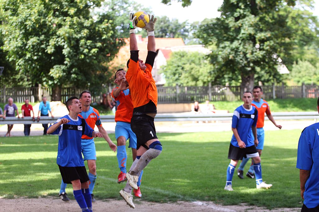 Klasa A: KS Legnickie Pole - Błękitni 3:3