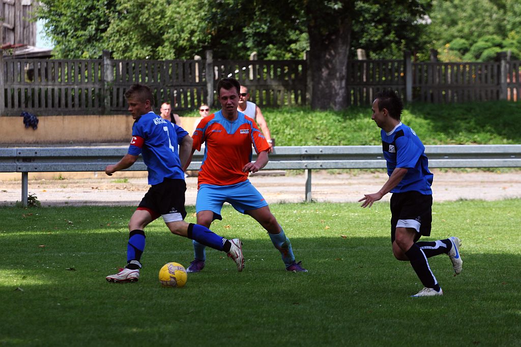 Klasa A: KS Legnickie Pole - Błękitni 3:3