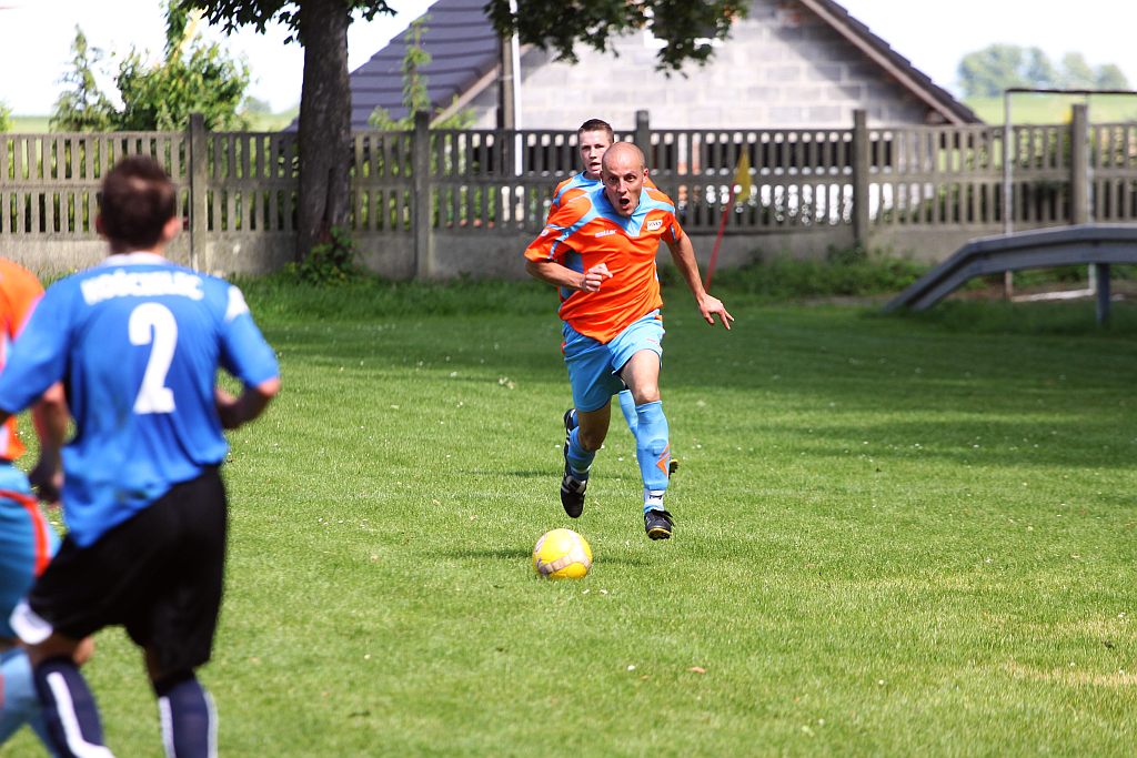 Klasa A: KS Legnickie Pole - Błękitni 3:3