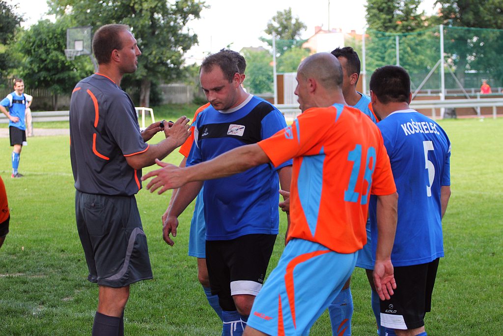 Klasa A: KS Legnickie Pole - Błękitni 3:3