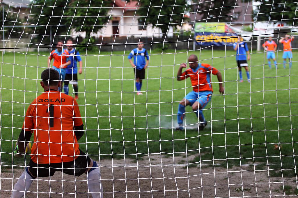 Klasa A: KS Legnickie Pole - Błękitni 3:3