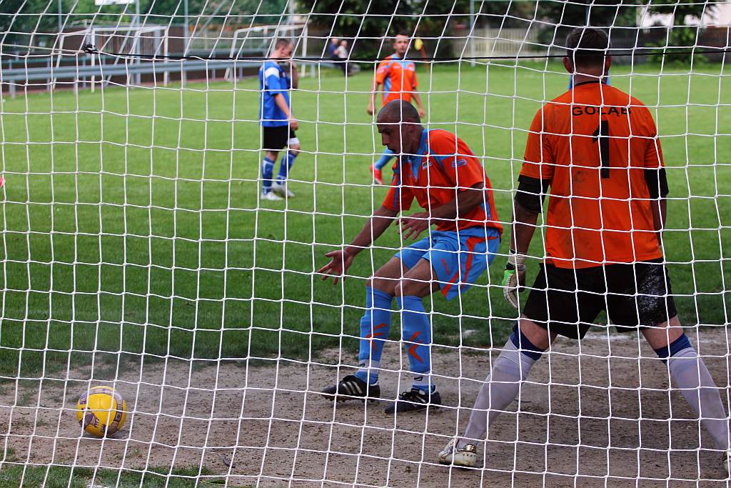 Klasa A: KS Legnickie Pole - Błękitni 3:3