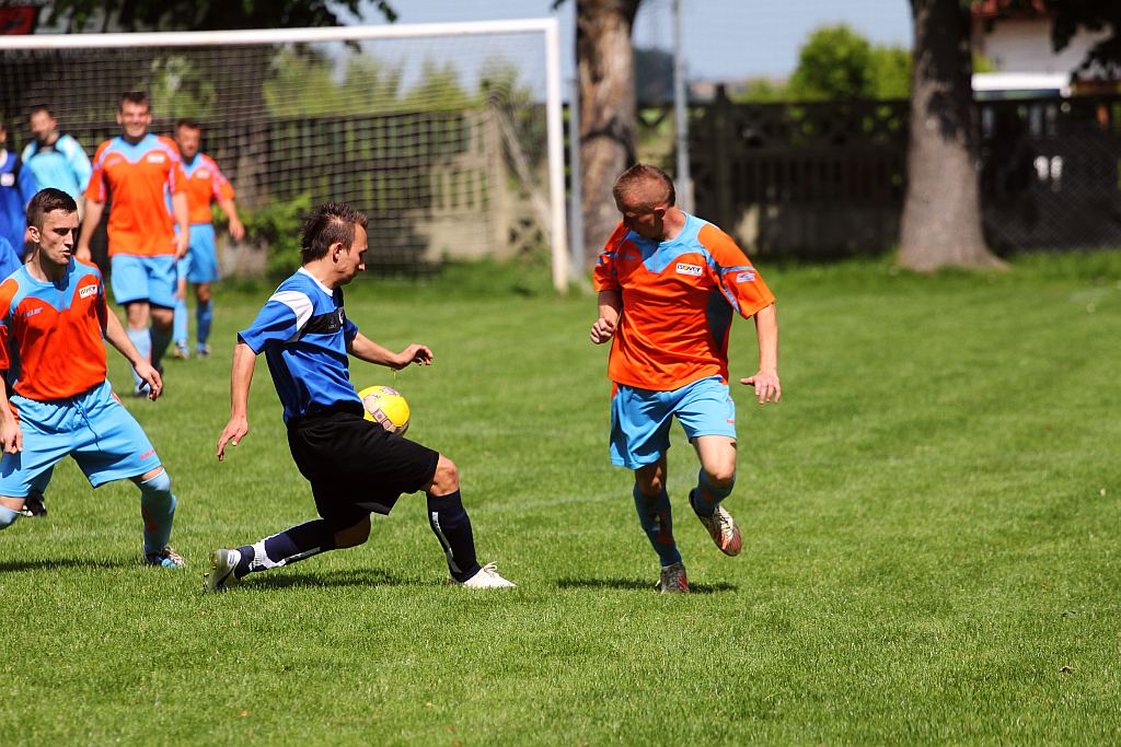 Klasa A: KS Legnickie Pole - Błękitni 3:3