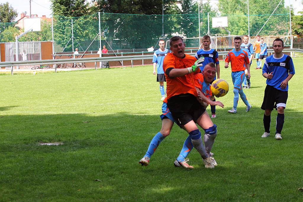 Klasa A: KS Legnickie Pole - Błękitni 3:3