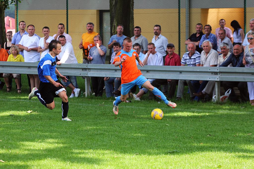 Klasa A: KS Legnickie Pole - Błękitni 3:3