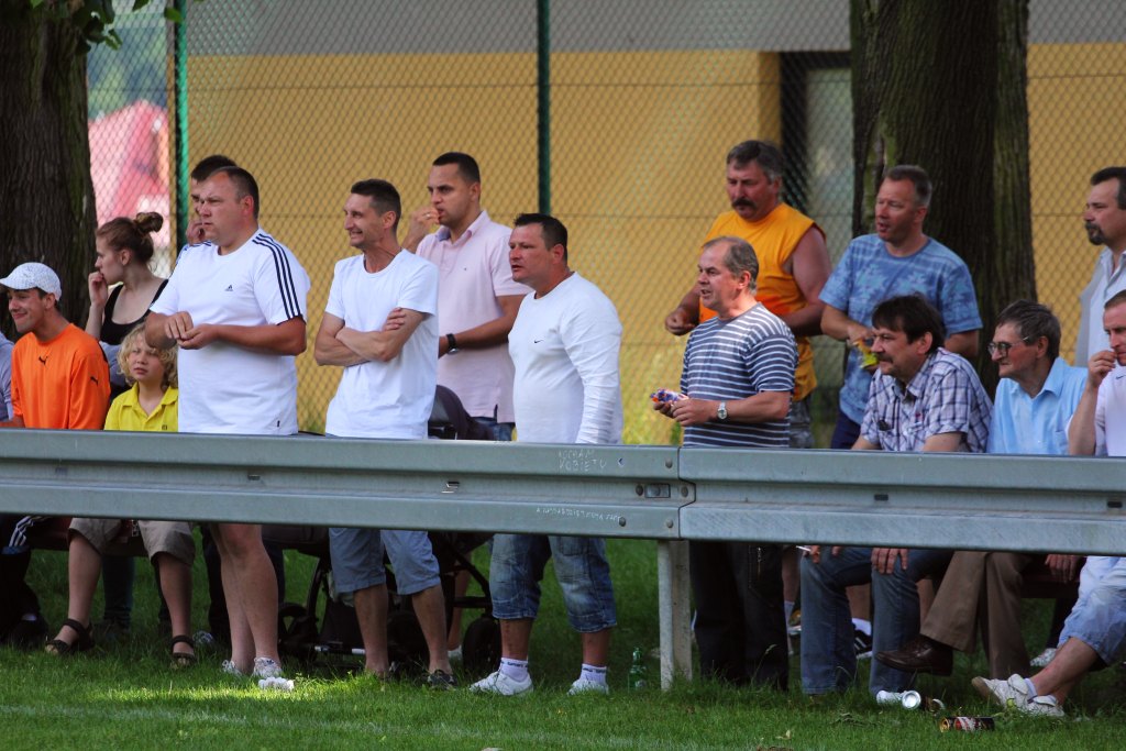 Klasa A: KS Legnickie Pole - Błękitni 3:3