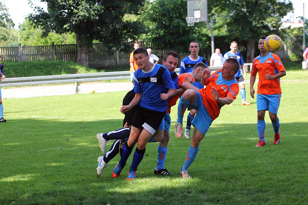 Klasa A: KS Legnickie Pole - Błękitni 3:3
