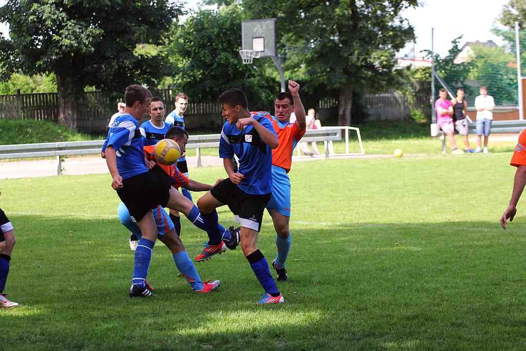 Klasa A: KS Legnickie Pole - Błękitni 3:3