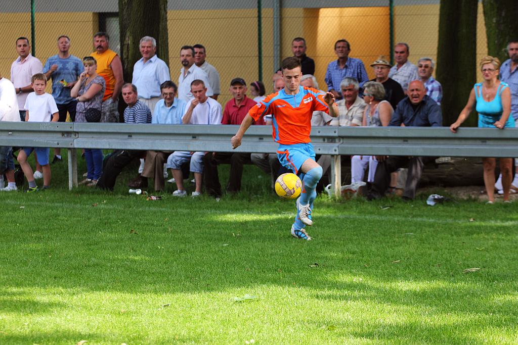 Klasa A: KS Legnickie Pole - Błękitni 3:3