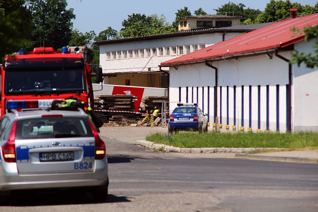 Bomby przy lotnisku! Okoliczne firmy ewakuowane