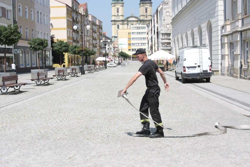 Kurtyna wodna w Rynku w samo południe cz1