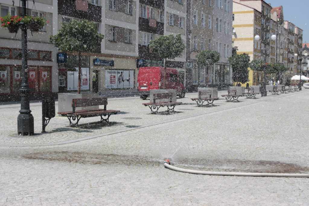 Kurtyna wodna w Rynku w samo południe cz1