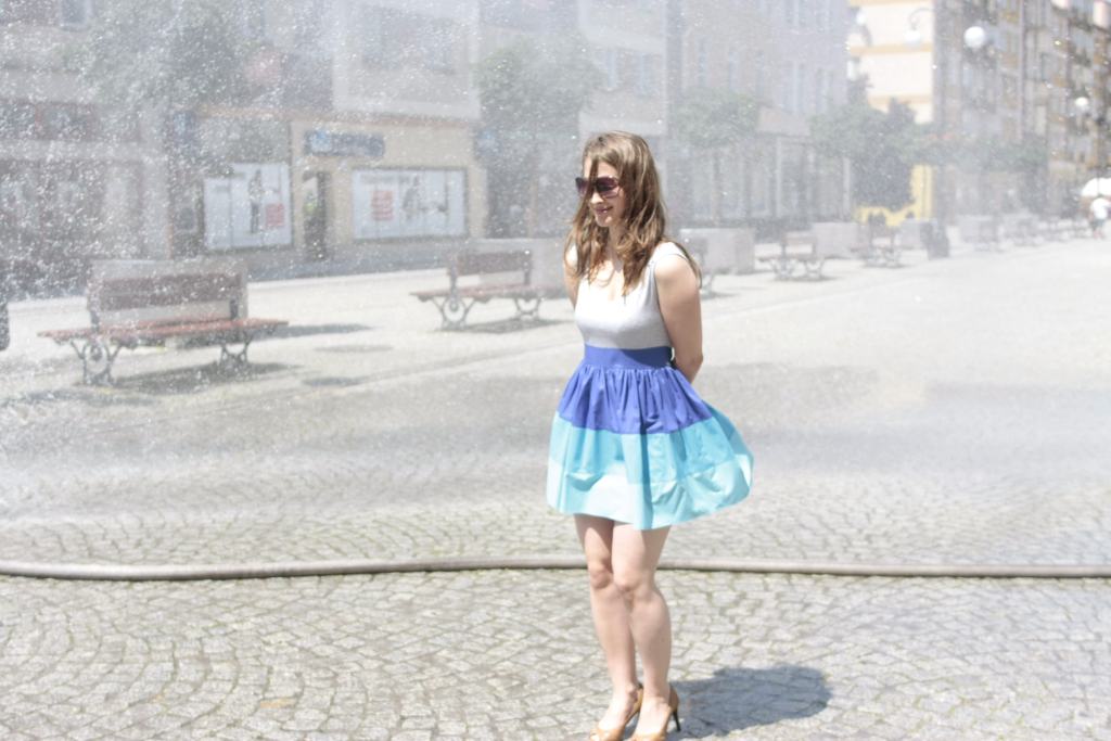 Kurtyna wodna w Rynku w samo południe cz1