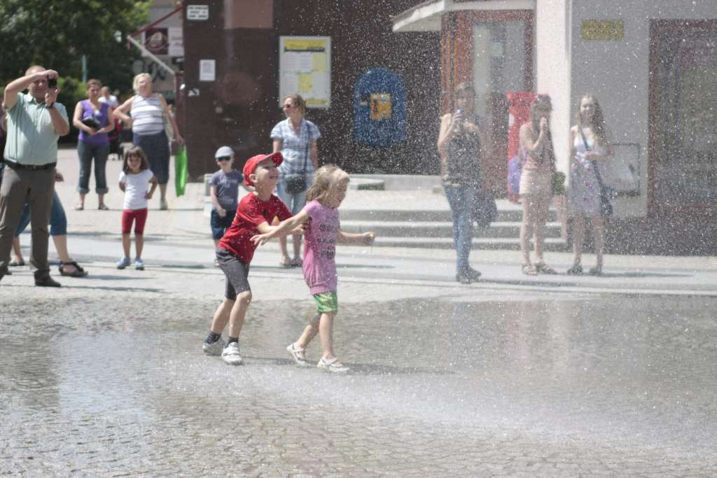 Kurtyna wodna w Rynku w samo południe cz1