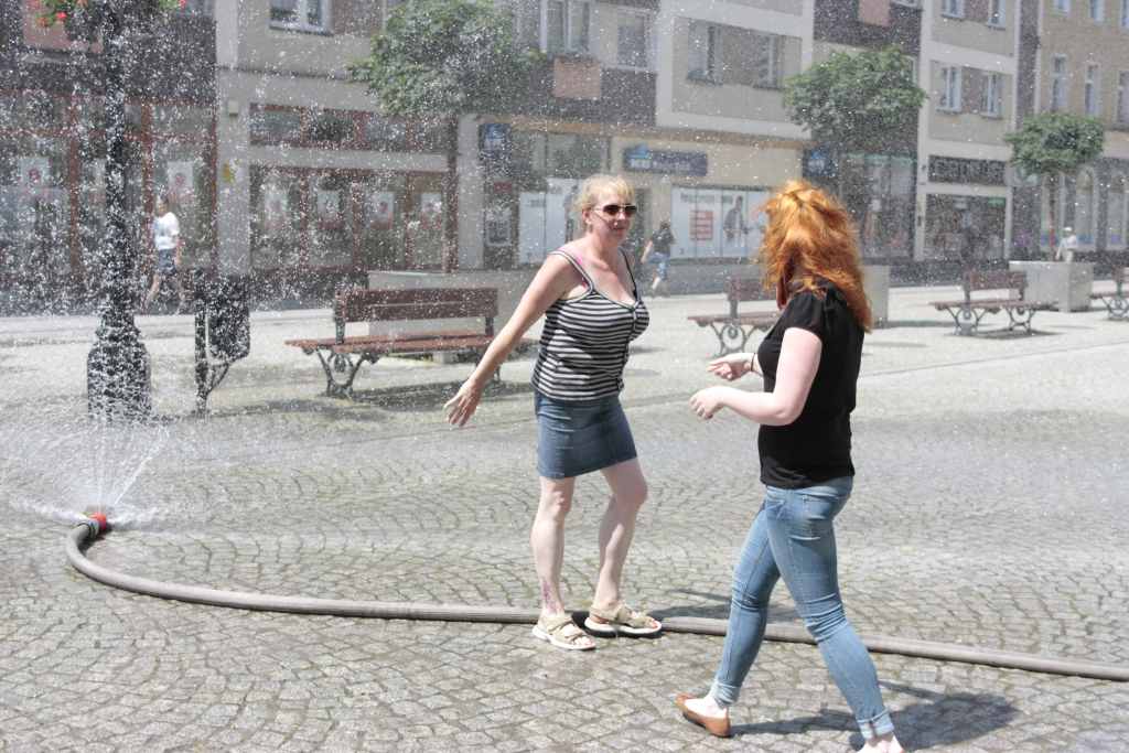 Kurtyna wodna w Rynku w samo południe cz1
