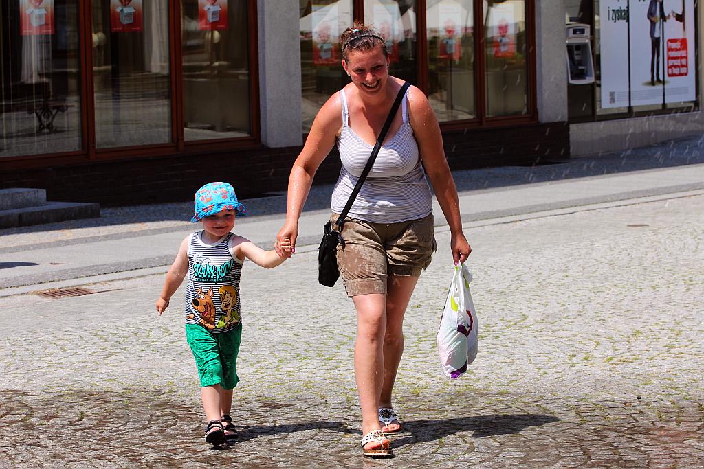 Kurtyna wodna w Rynku w samo południe cz1