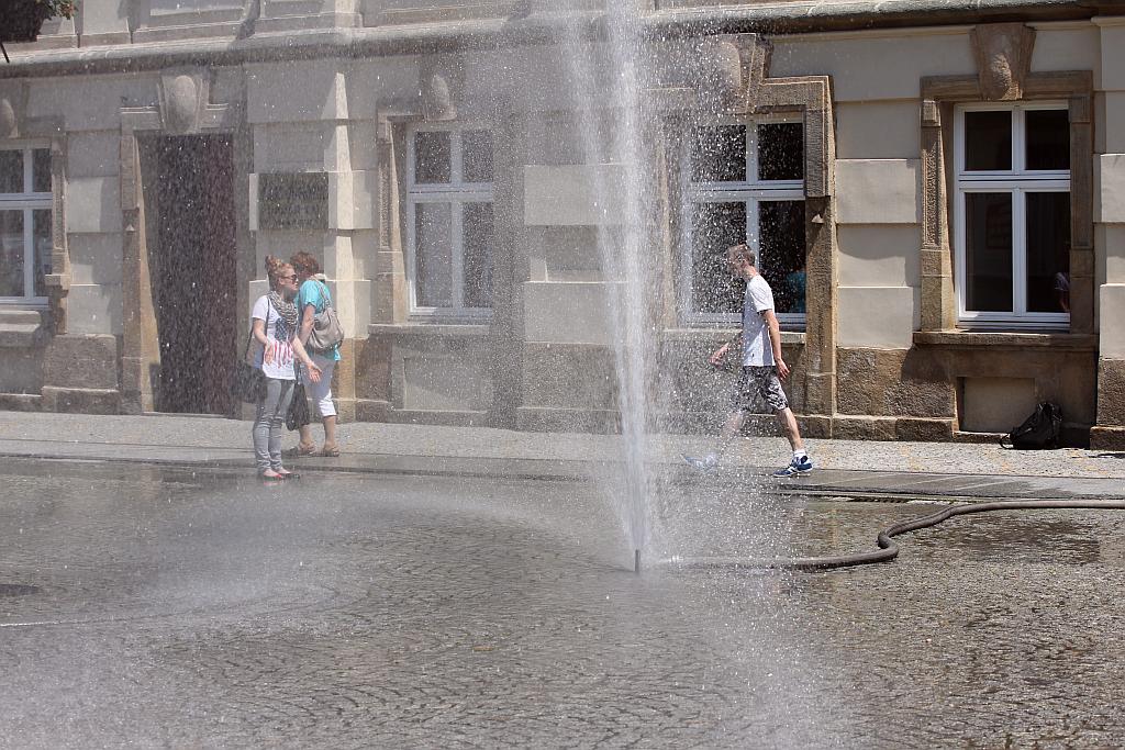 Kurtyna wodna w Rynku w samo południe cz1