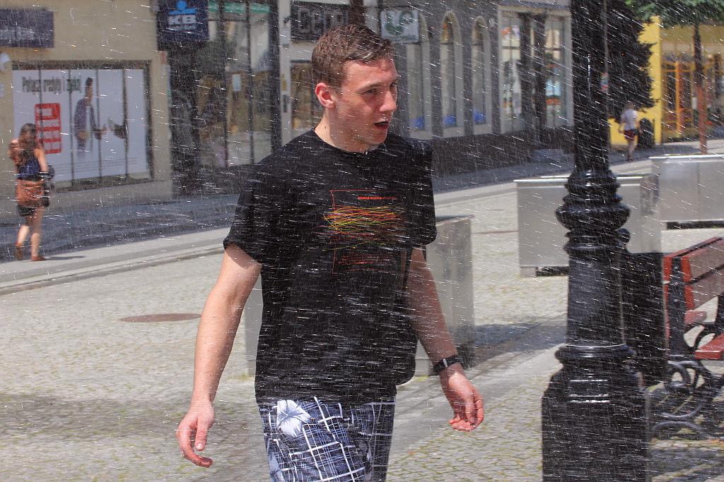 Kurtyna wodna w Rynku w samo południe cz1