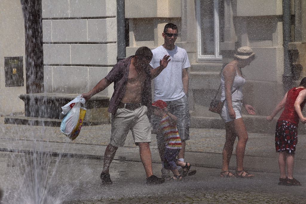 Kurtyna wodna w Rynku w samo południe cz2