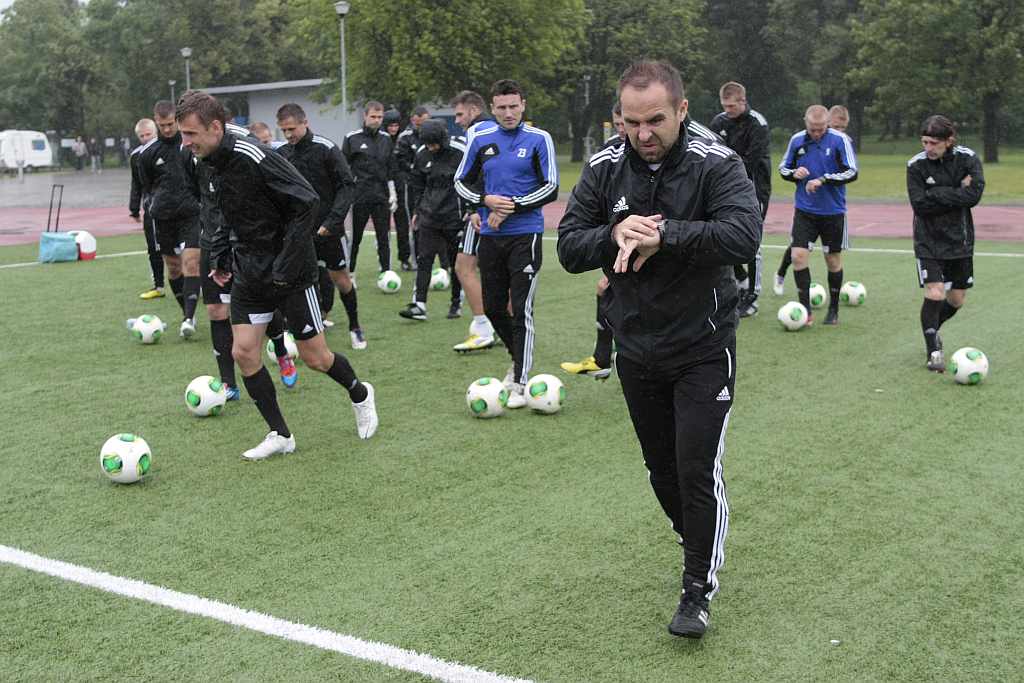 Piłkarze Miedzi Legnica wznowili treningi