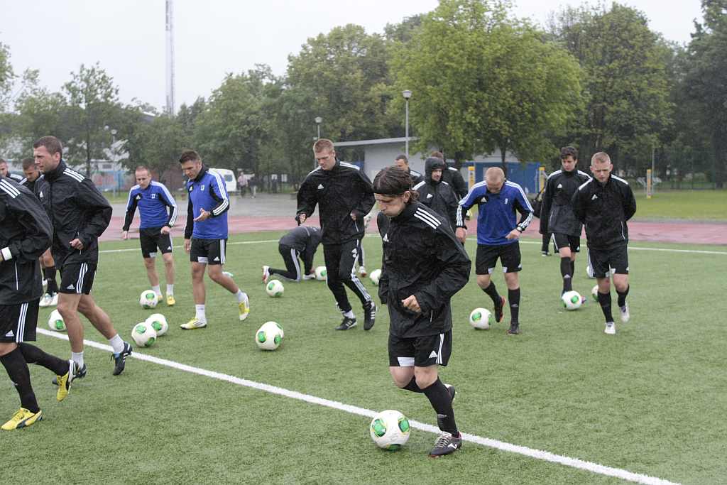 Piłkarze Miedzi Legnica wznowili treningi